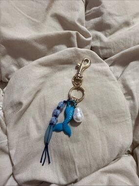 Free People Gold Tone Blue Mermaid Tail Pearl Drop Bag Charm Keychain Coastal Ch